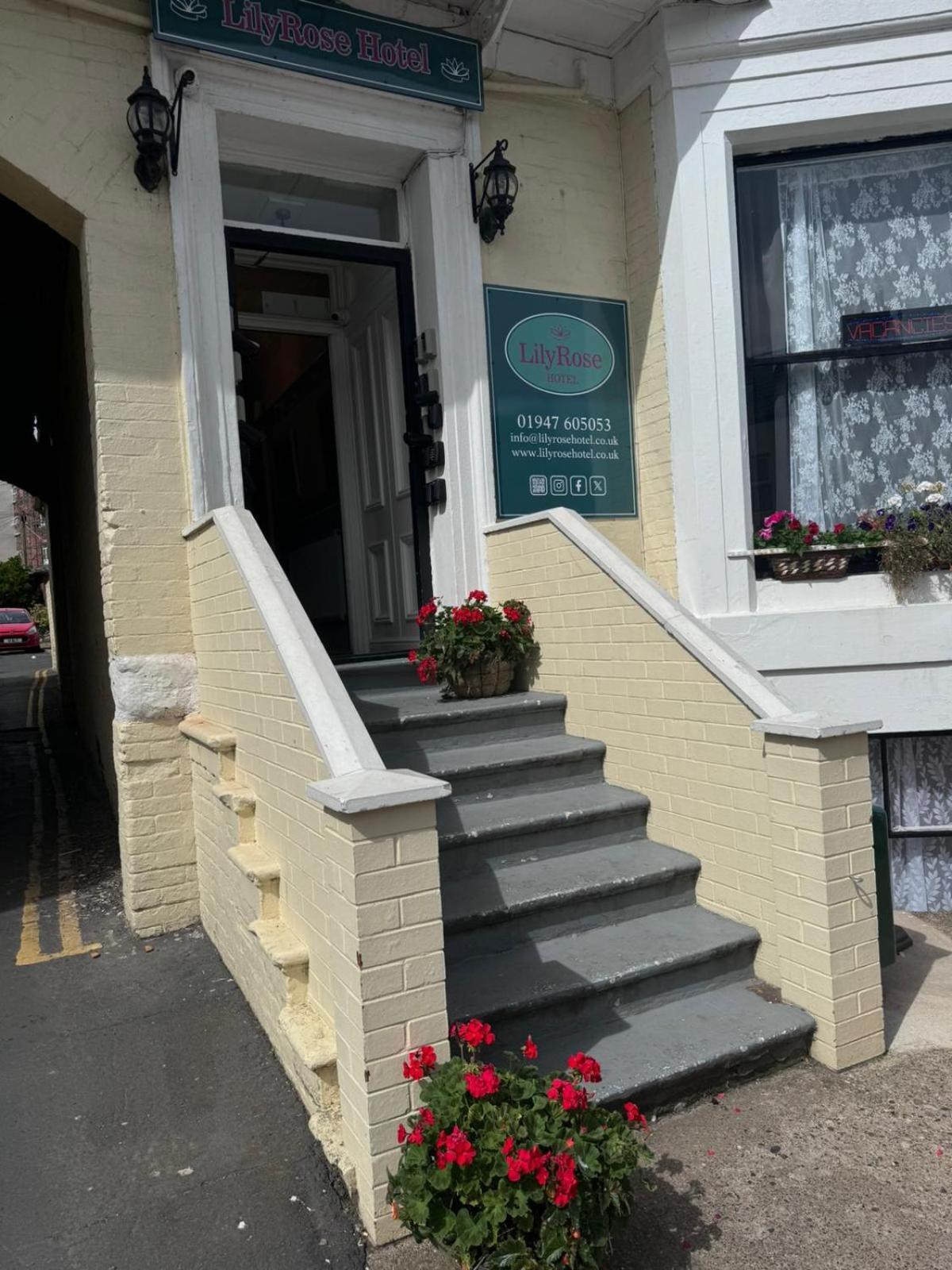 Lilyrose Hotel Whitby Eksteriør billede